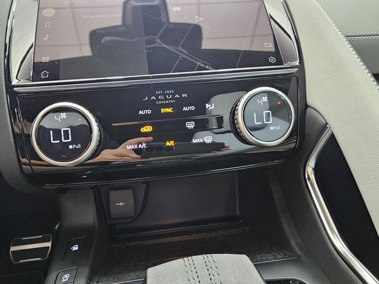 Jaguar E-Pace R-Dynamic SE Navi Camera Tetto C.20" LED BlackPack
