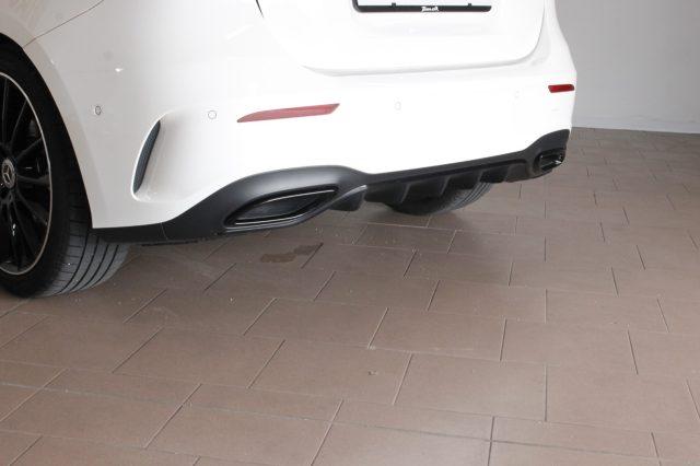 MERCEDES-BENZ A 180 dAutomatic AMGLine Premium Night Edition Uniprop.