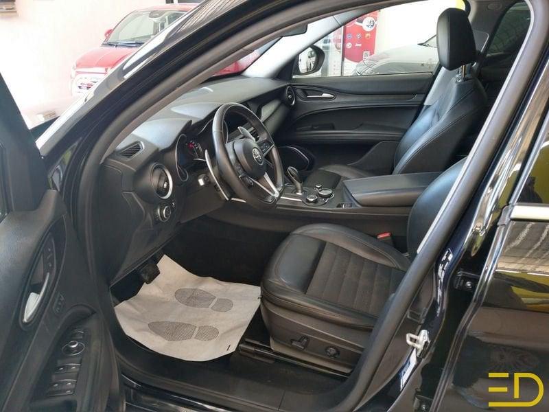 Alfa Romeo Stelvio Stelvio 2.2 t Super rwd 180cv auto