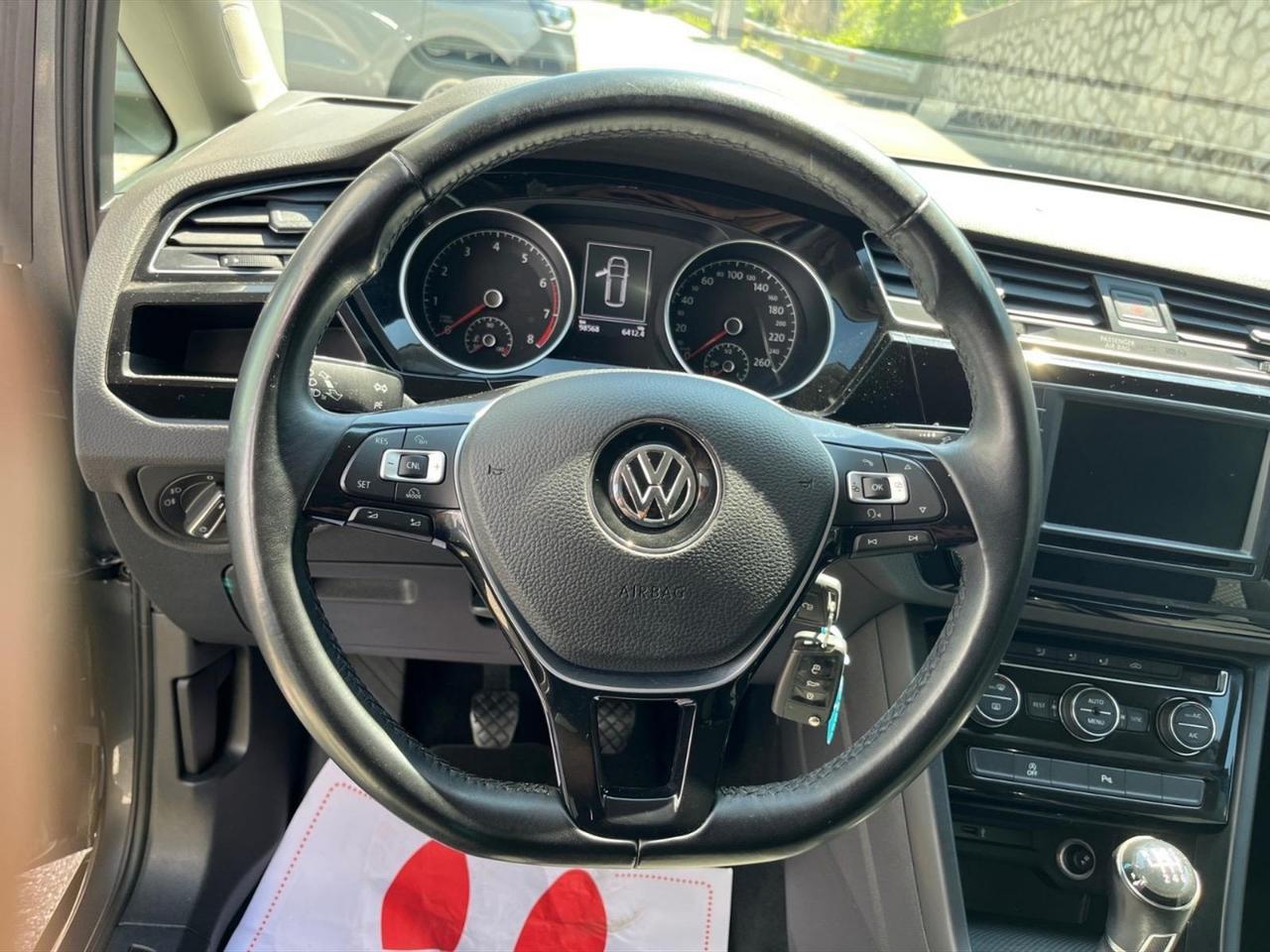 Volkswagen Touran 1.4 tsi business