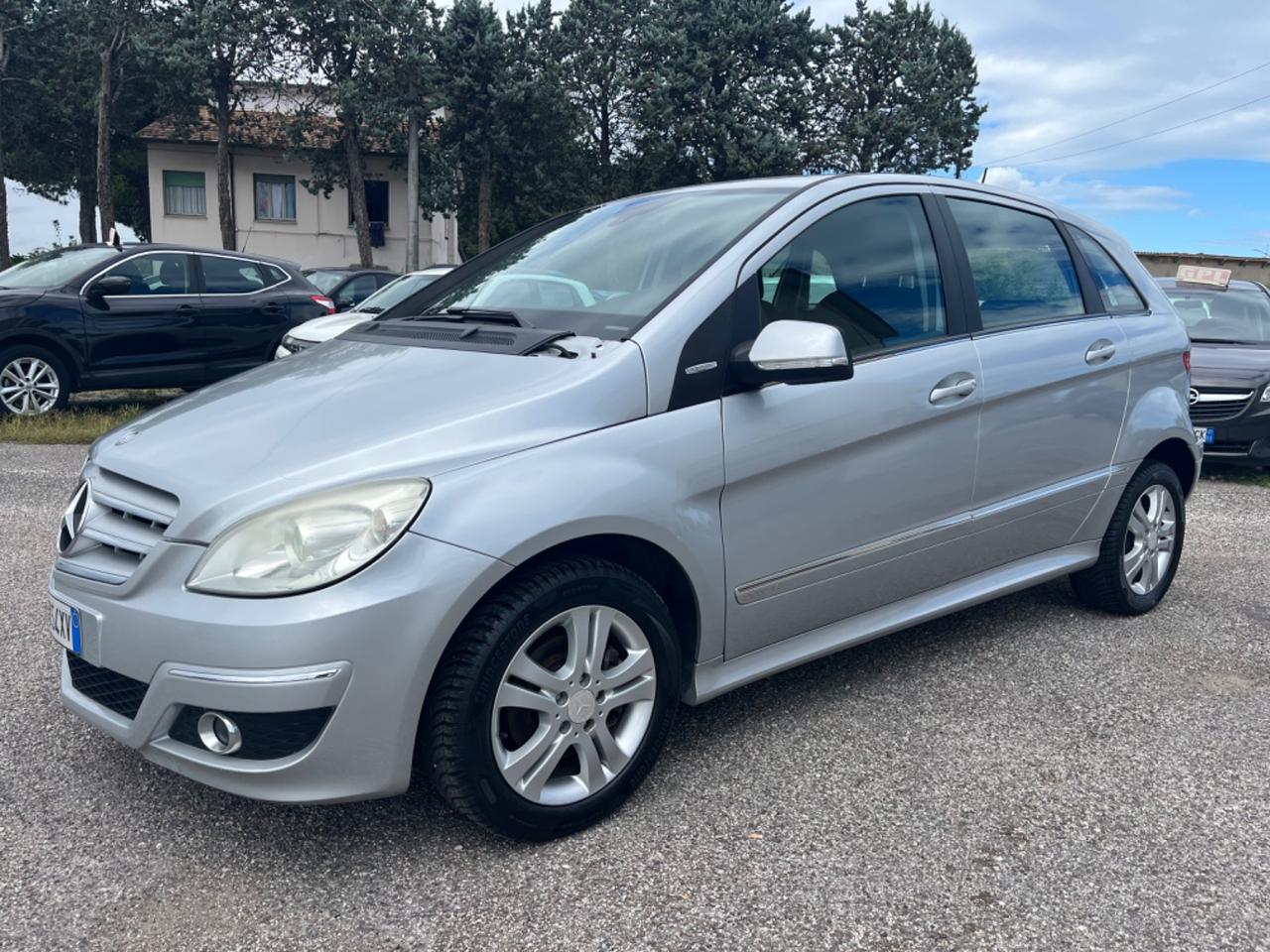 Mercedes-benz B 200 180 NGT BlueEFFICIENCY Executive