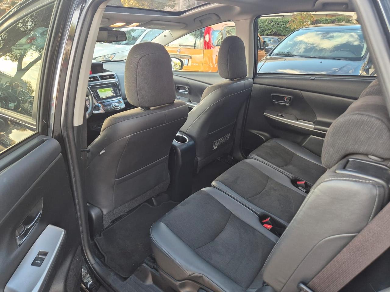 Toyota Prius + 1.8 Style