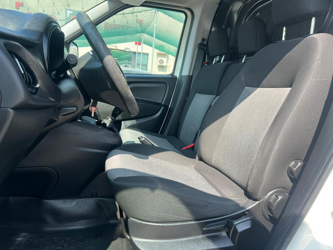 Fiat Doblo 1.3 MJT 3 POSTI PL-TN Cargo Maxi Lamierato SX