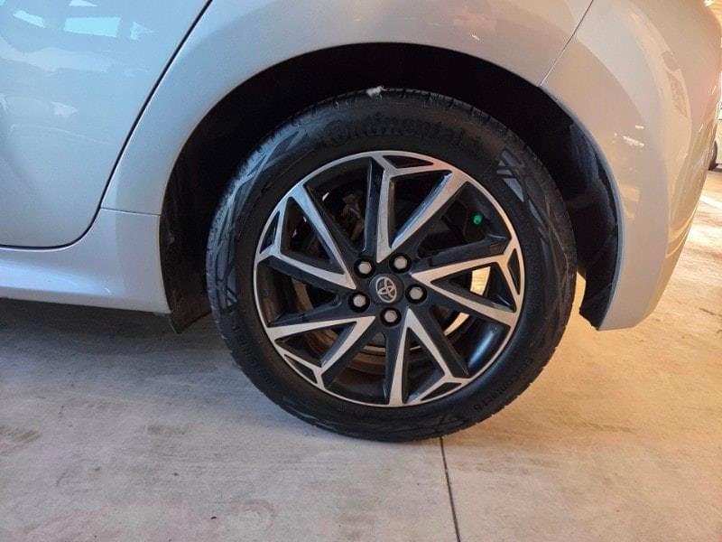 Toyota Yaris 4ª serie 1.5 Hybrid 5 porte Trend