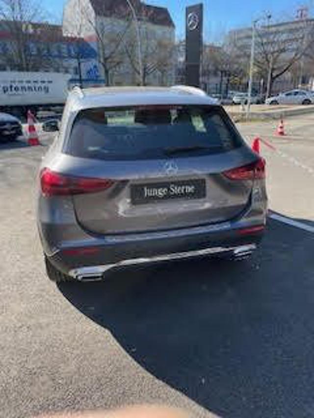 MERCEDES-BENZ GLA 180 d Automatic Progressive Advanced
