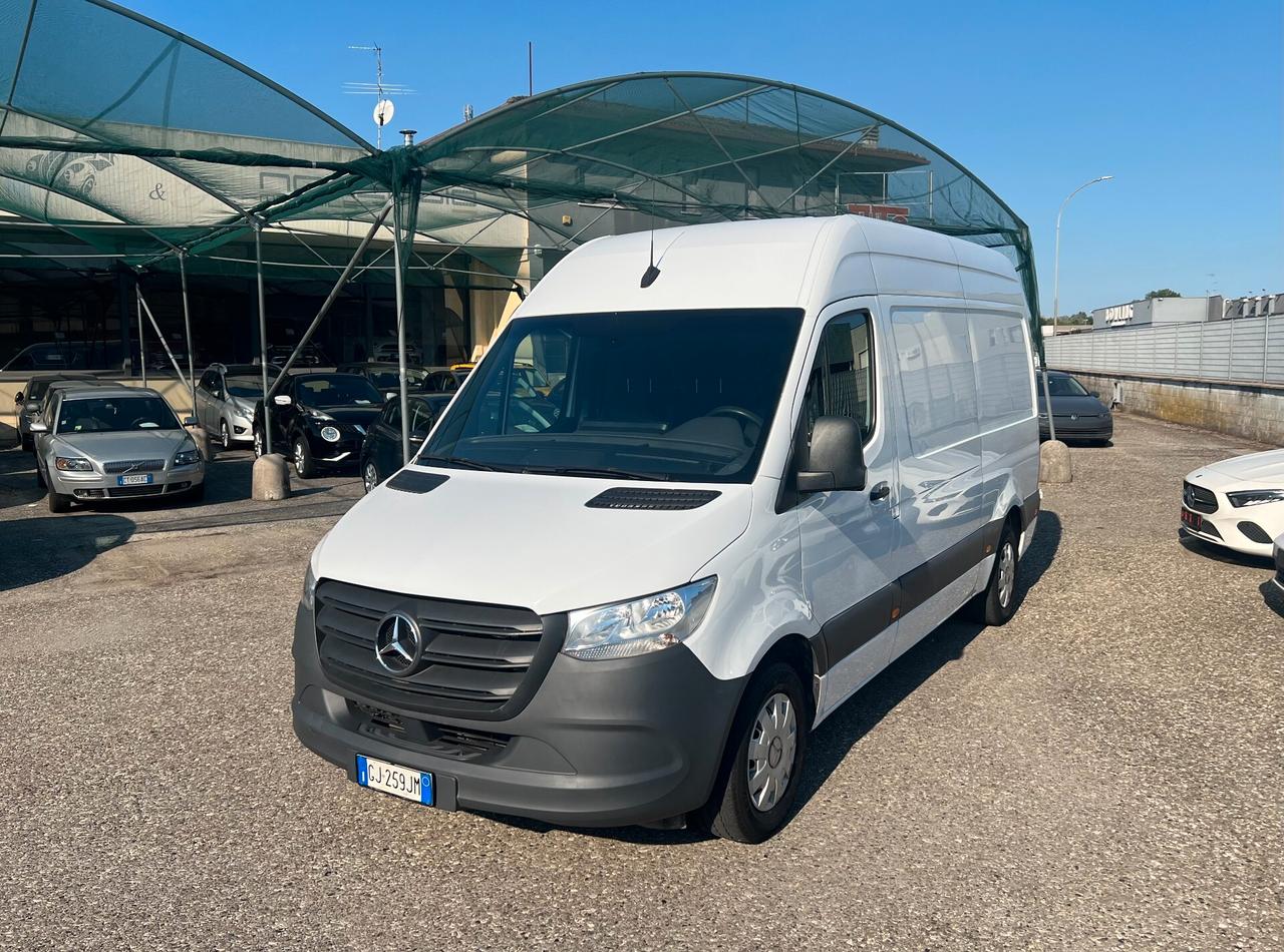 Mercedes Benz Sprinter
