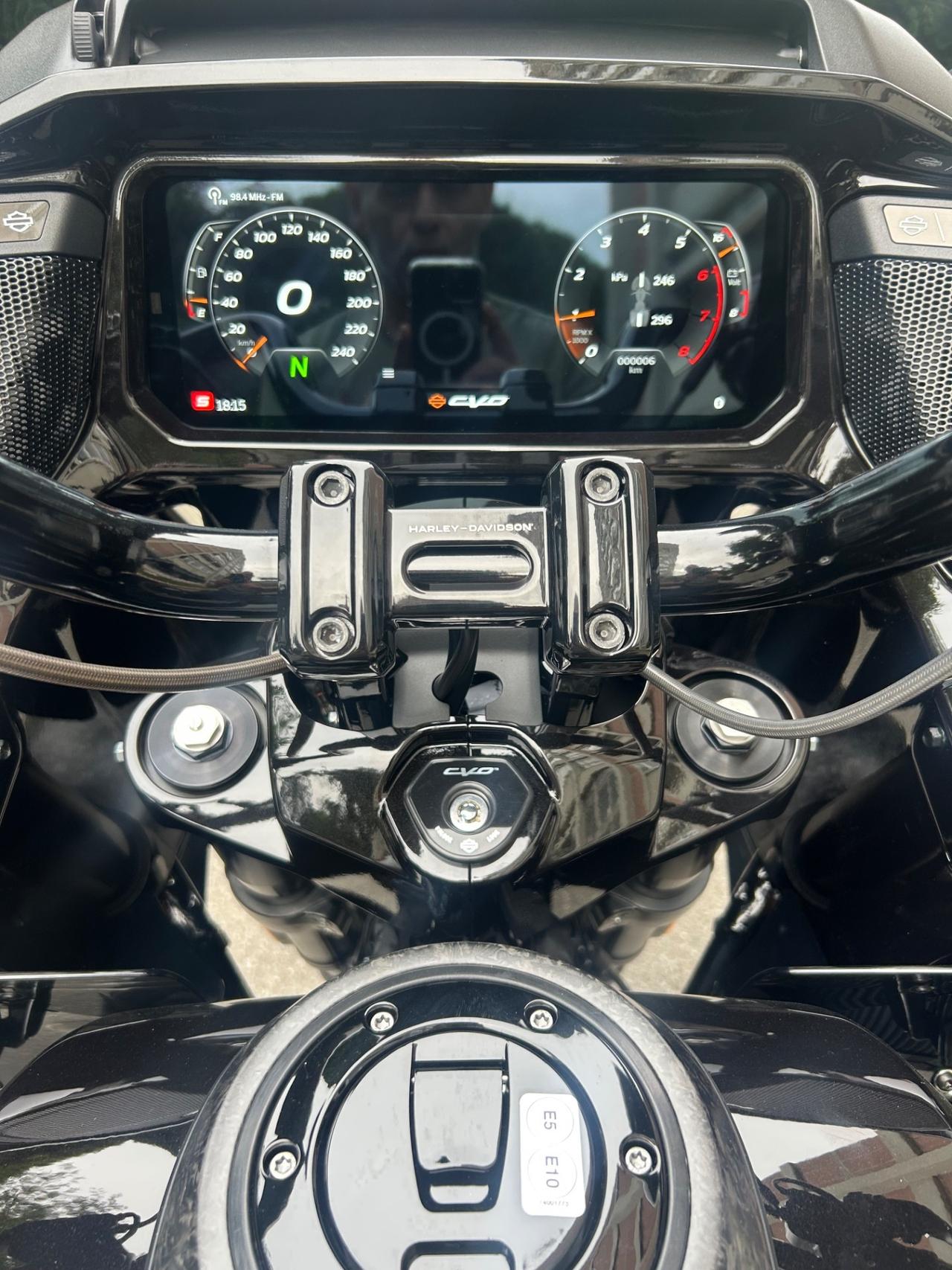 Harley-davidson CVO Road Glide Road Gilde cvo st