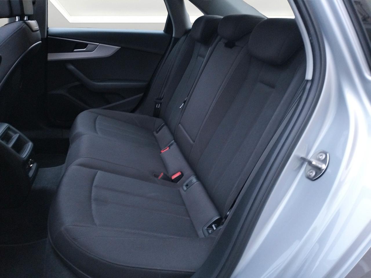 Audi A4 V Berlina 30 2.0 tdi mhev Business 136cv s-tronic