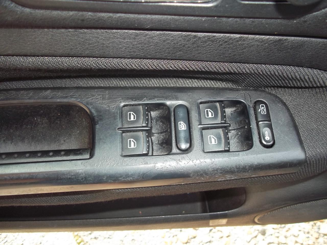 Volkswagen Golf IV Highline 1.6 5p 105cv Uniproprietario Euro 4