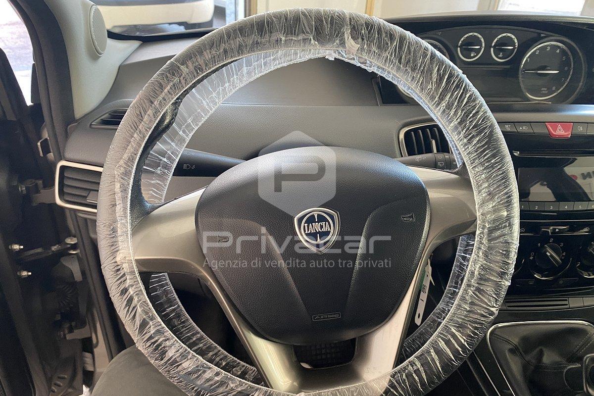 LANCIA Ypsilon 1.2 69 CV 5 porte Silver