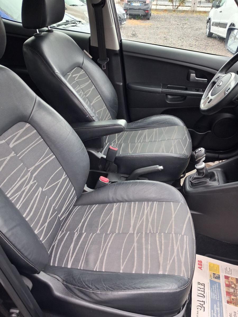 KIA - Venga - 1.6 CRDi VGT TX