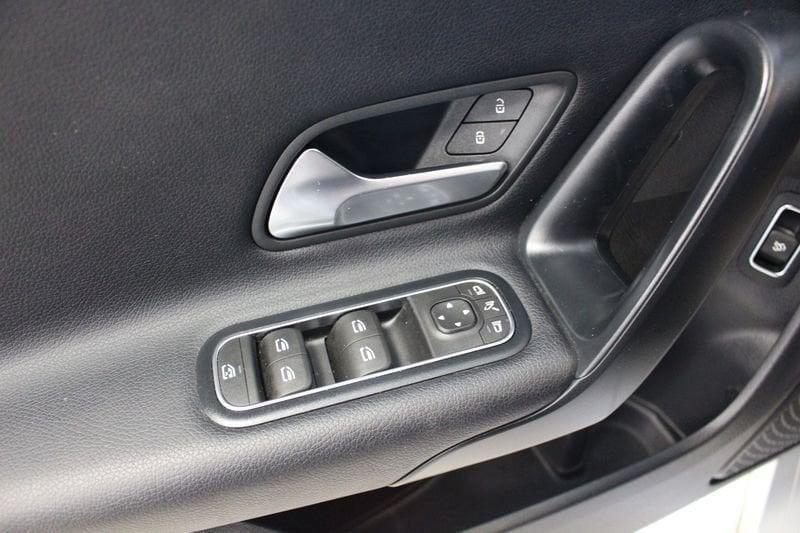 Mercedes-Benz CLA 180 d Business Solution