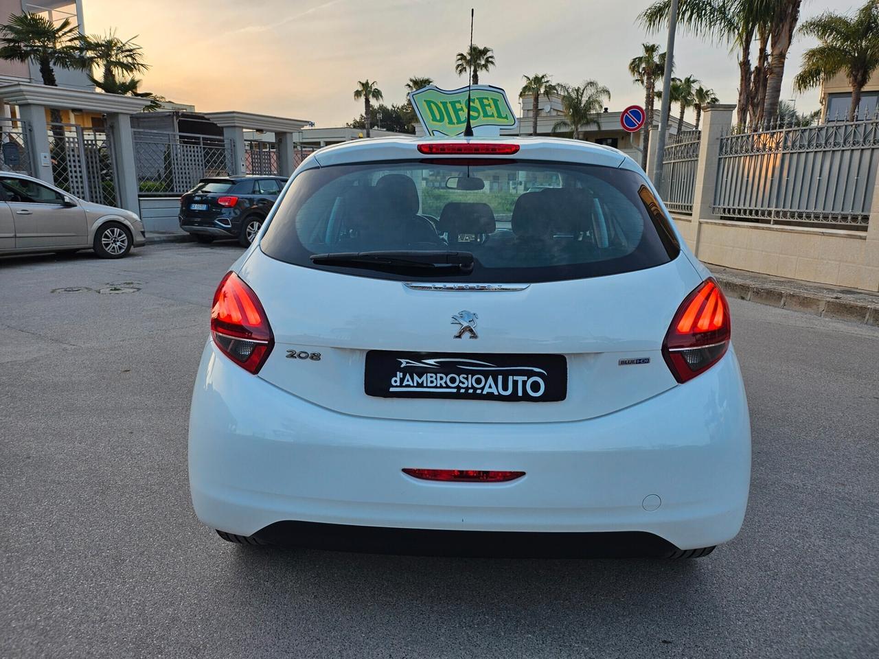 Peugeot 208 1.6 BlueHDi 100 CV Allure