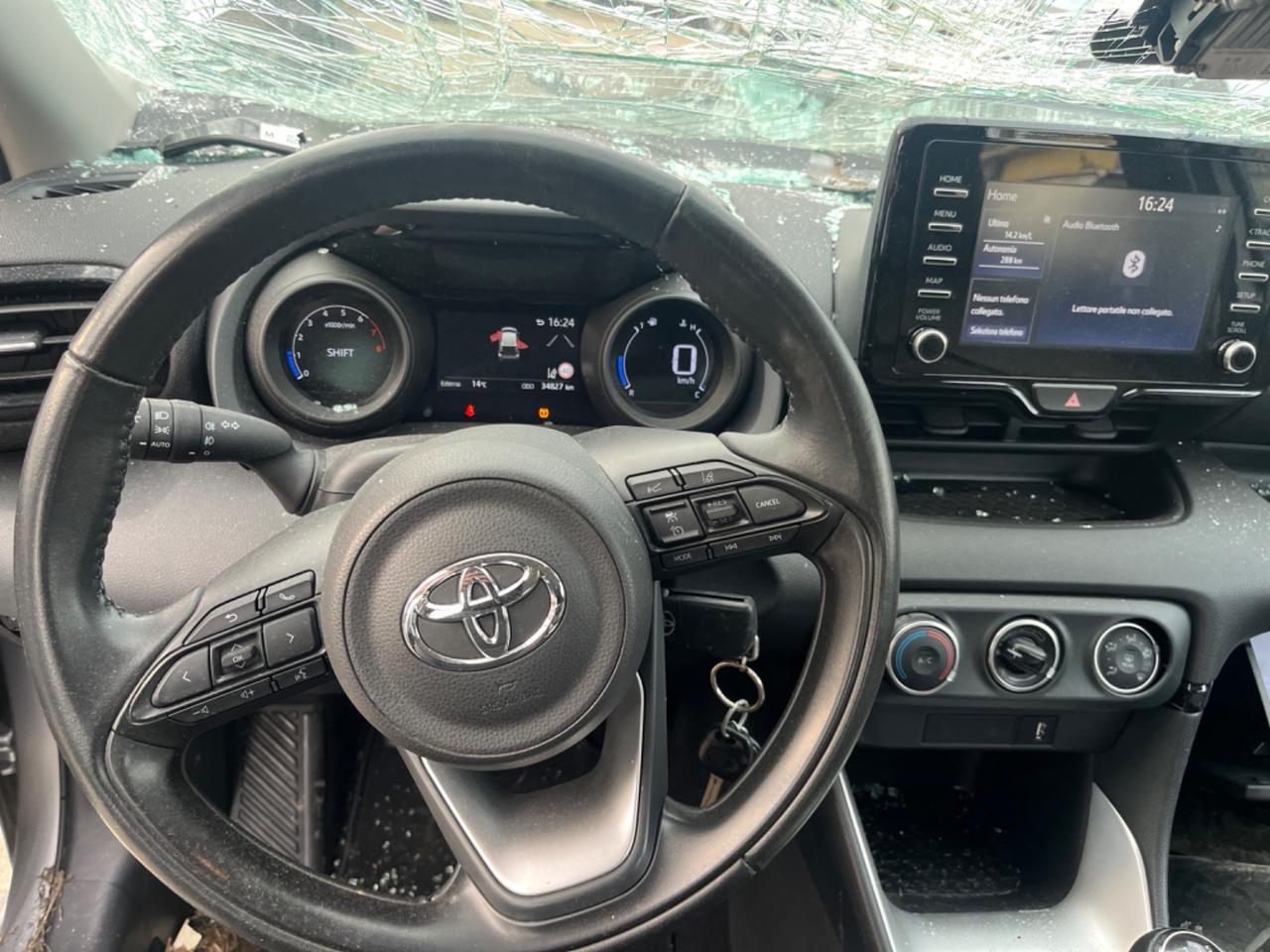 Toyota Yaris 1.0 5 porte 2022 sinistrata