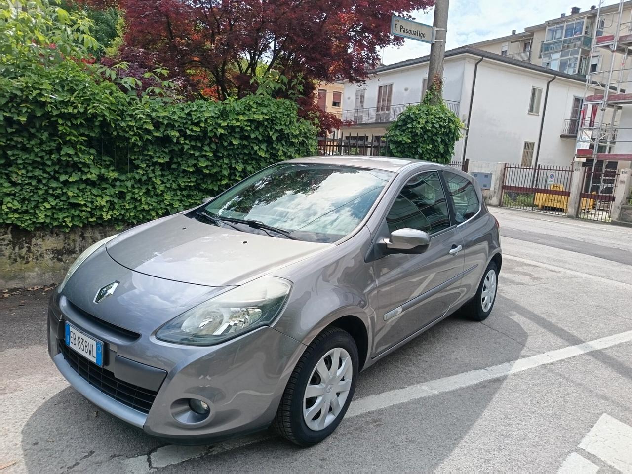Renault Clio 1.2 16V 3 porte Luxe ok neo patente