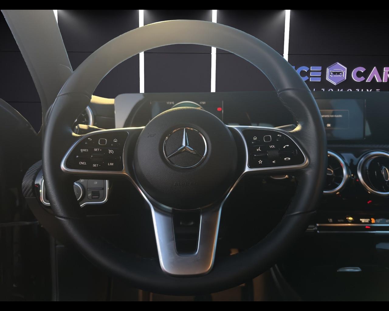 Mercedes-Benz Classe A (W177) - A 180 d Automatic Business