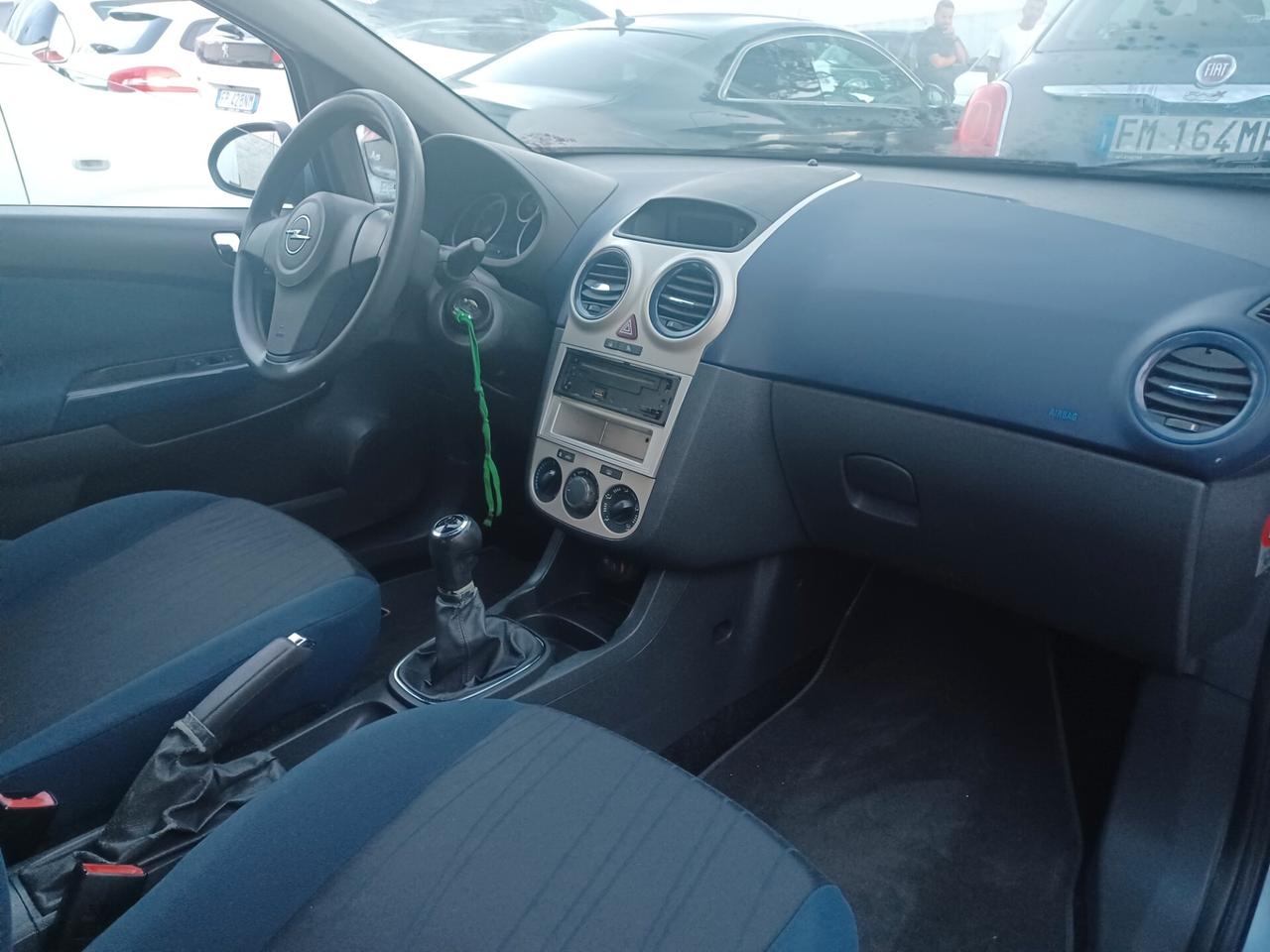 Opel Corsa 1.2 5 porte Cosmo PERFETTA
