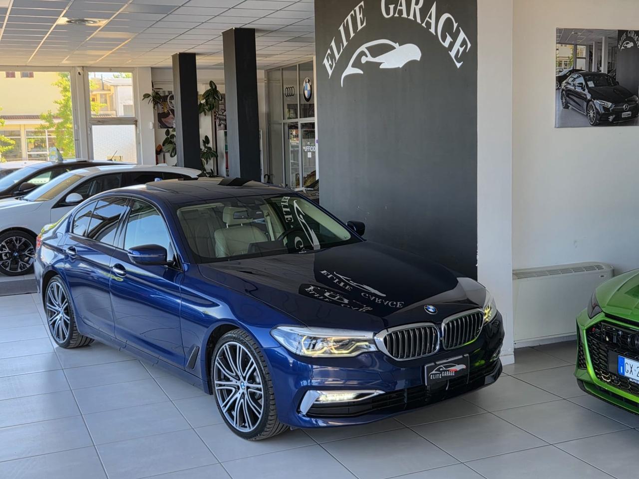 Bmw 530d xDrive Luxury 265cv STRAFUL !!