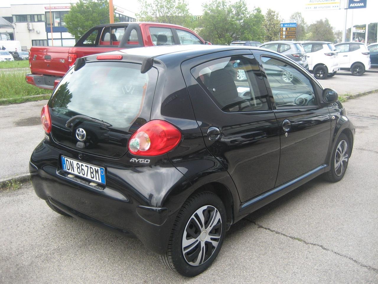 Toyota Aygo 1.0 12V VVT-i 5 porte Sol