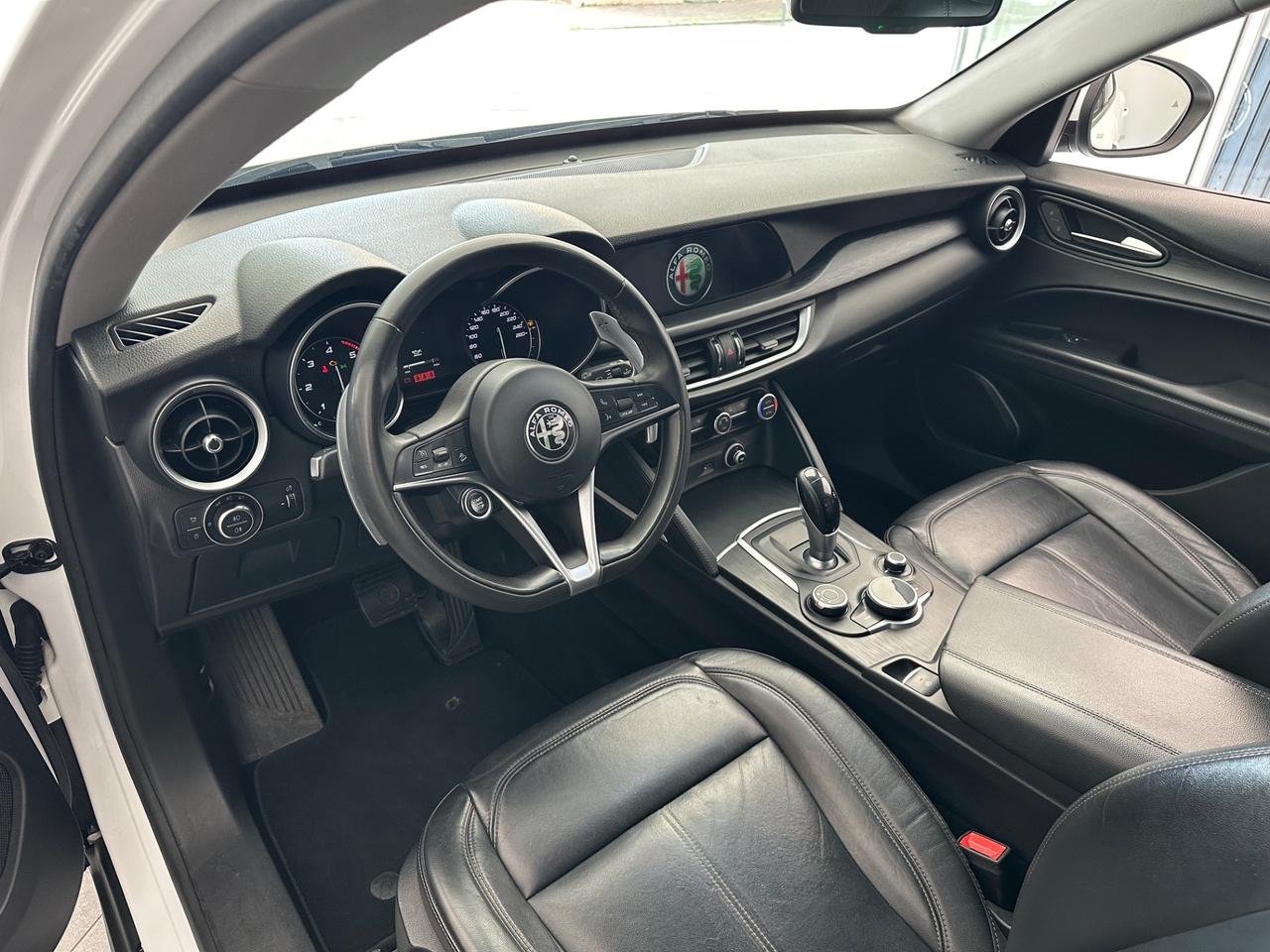 Alfa Romeo Stelvio 2.2 Turbodiesel 180 CV AT8 Q4 Business