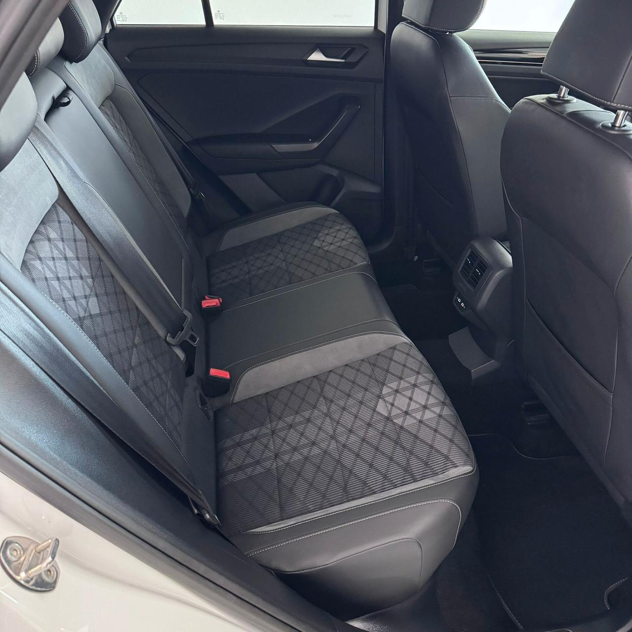 Volkswagen T-Roc 2.0 TDI R-Line