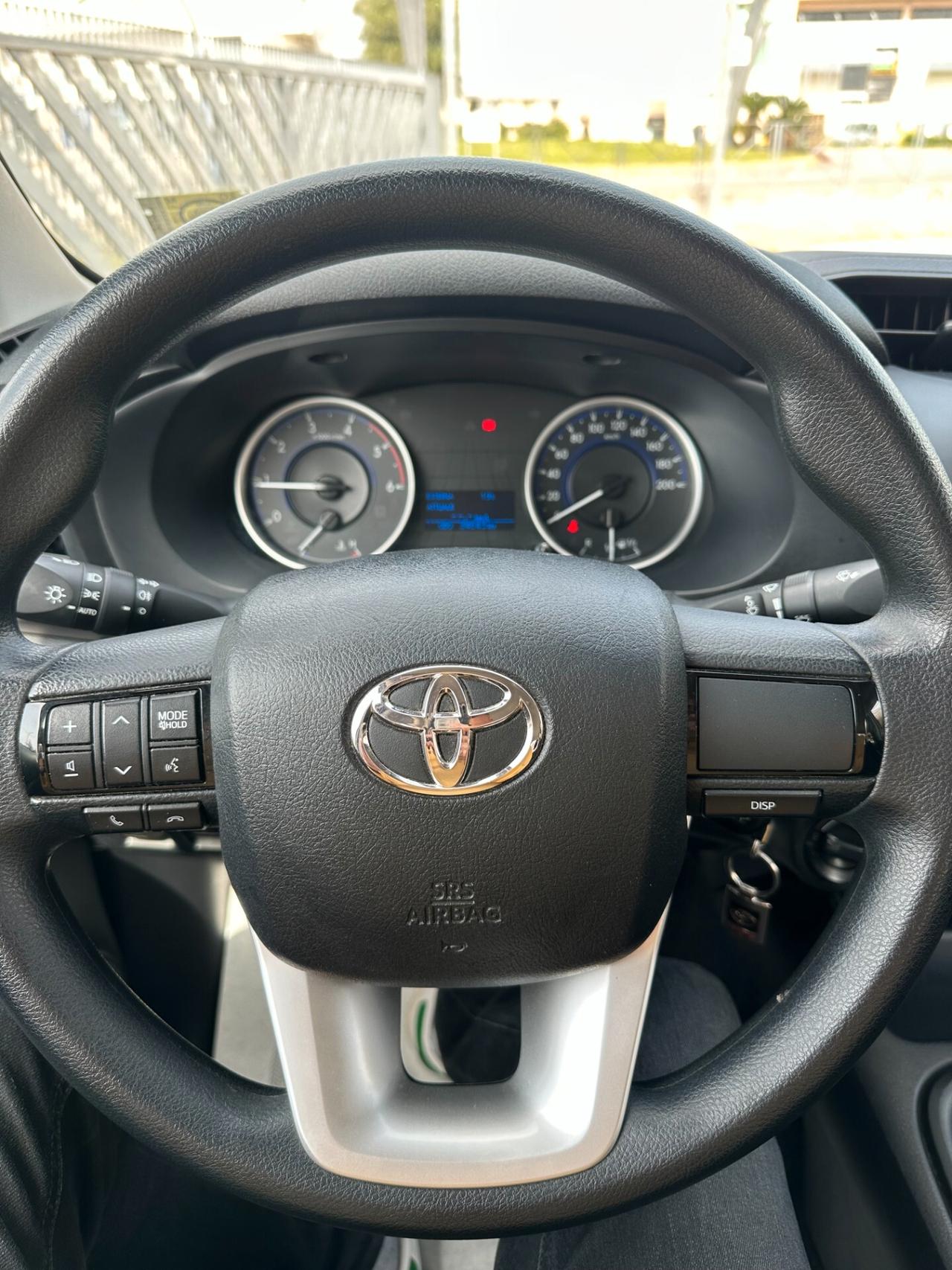 Toyota Hilux 2.4 D-4D 4WD IVA