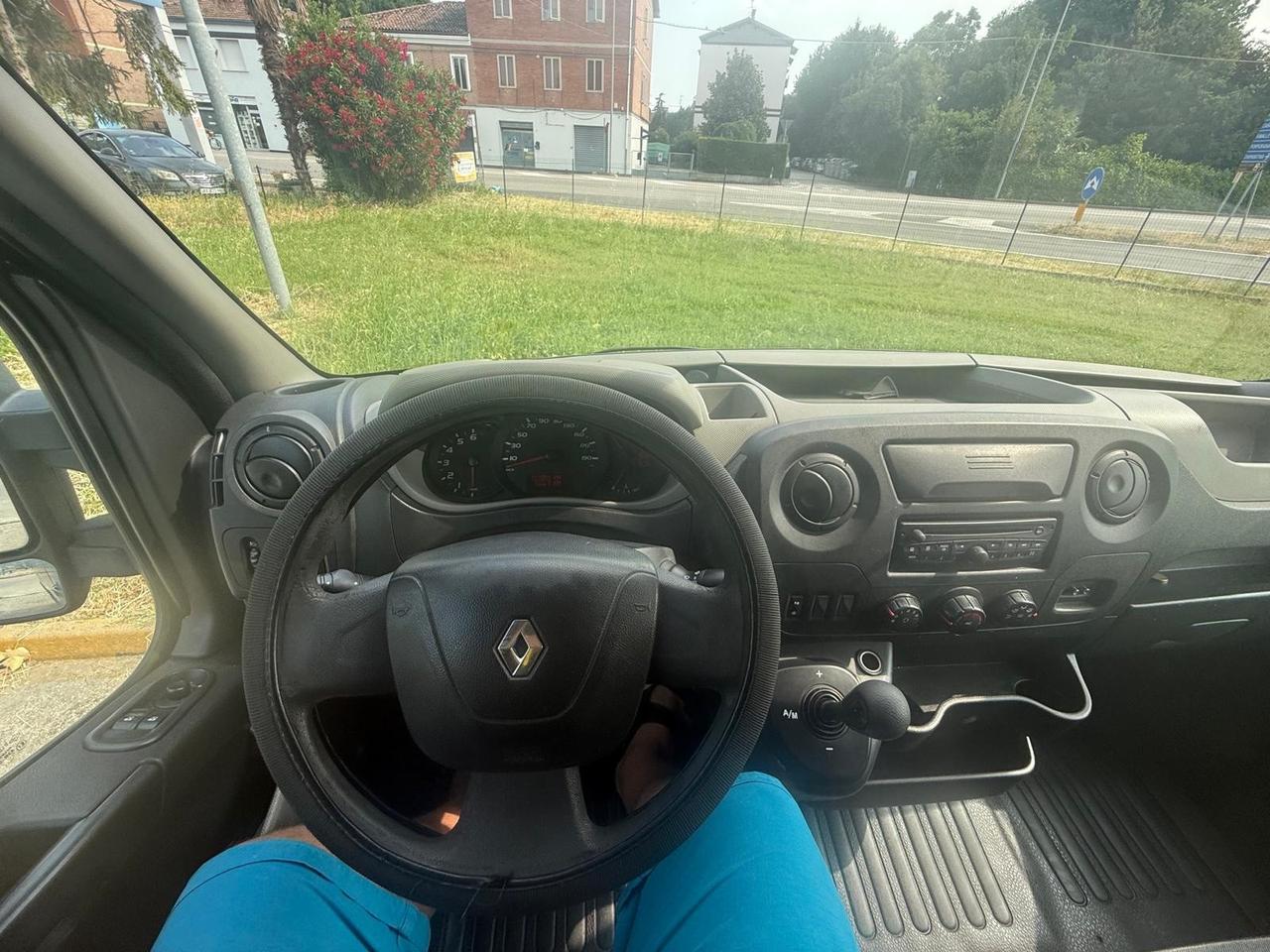 Renault Master T33 2.3 dCi/cambio automatico