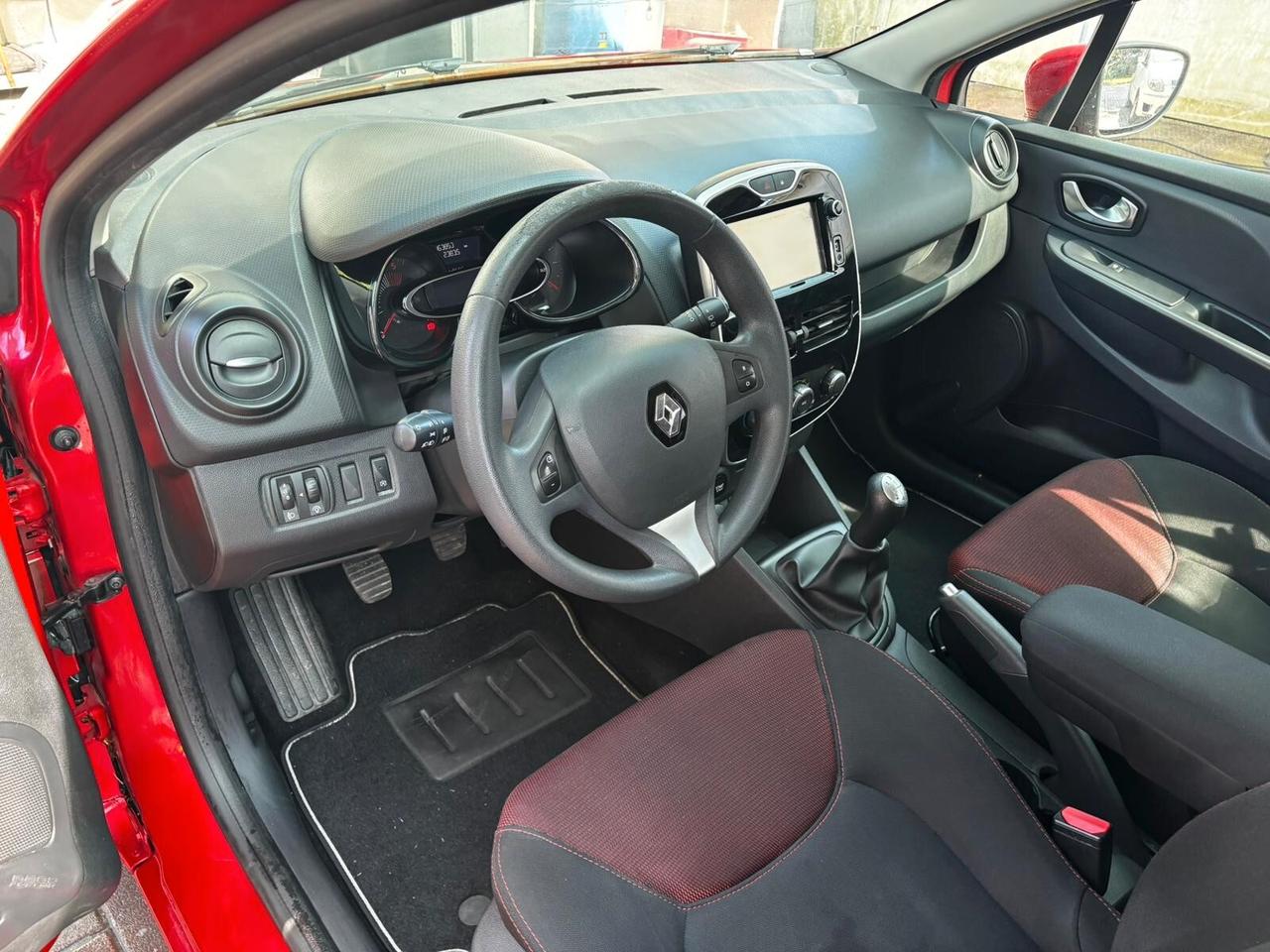 Renault Clio dCi 8V 75CV Start&Stop 5 porte Energy Zen GUIDABILE DA NEOPATENTATI PERMUTABILE