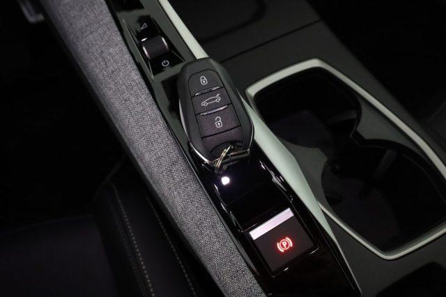 PEUGEOT 5008 3ª serie Hybrid 145 e-DCS6 GT