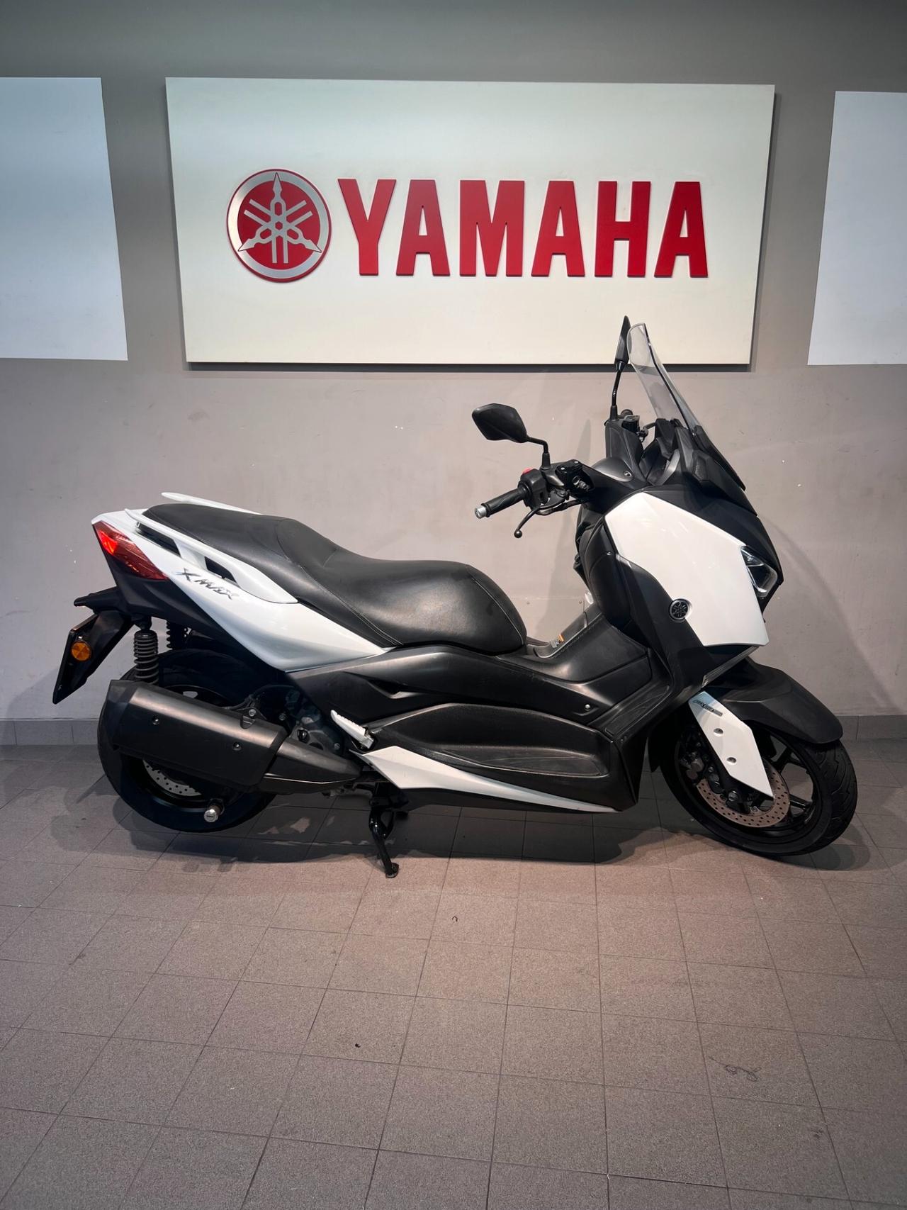Yamaha X-Max 300 WM6 MILKY WHITE