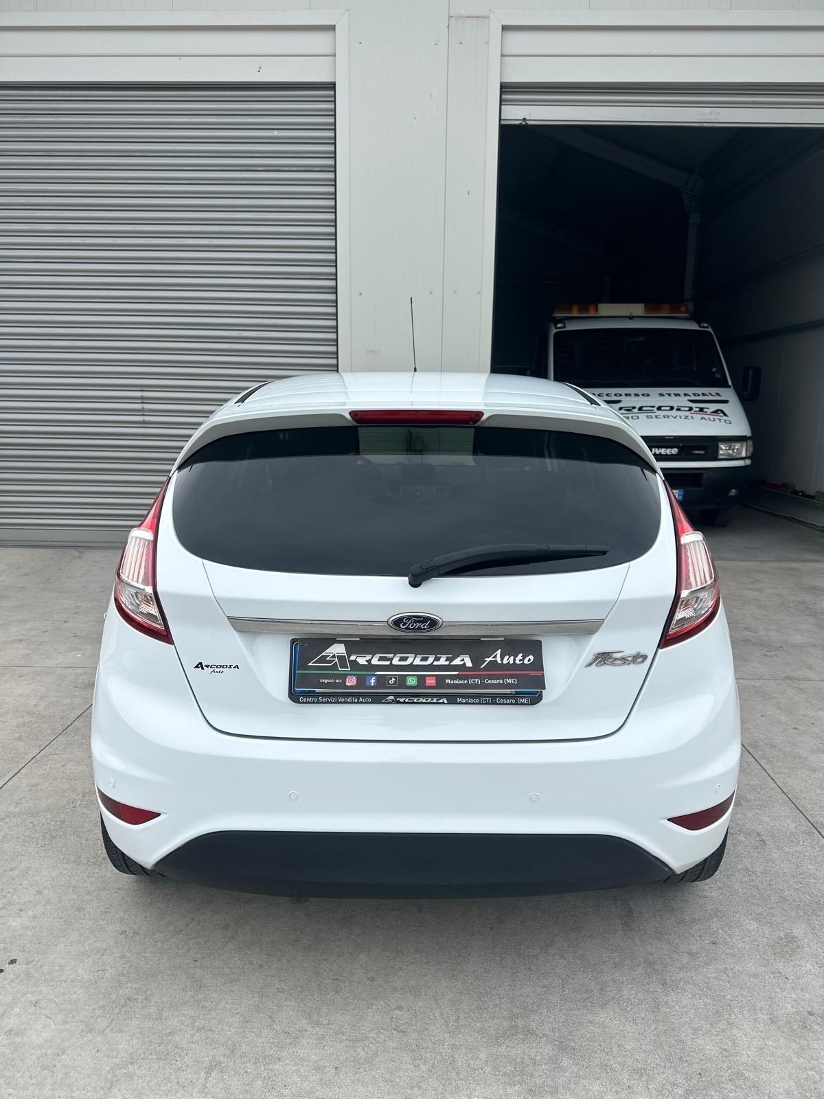 Ford Fiesta 1.5 TDCi 75CV 5 porte Black & White Edition