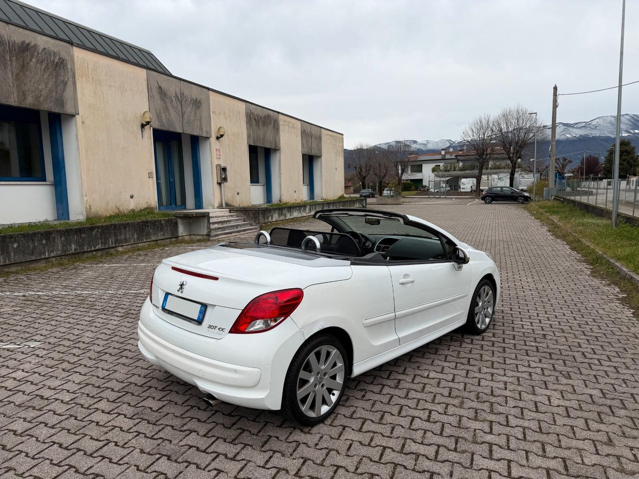 Peugeot 207cc 1.6 HDi Cabrio OK Neopatentati