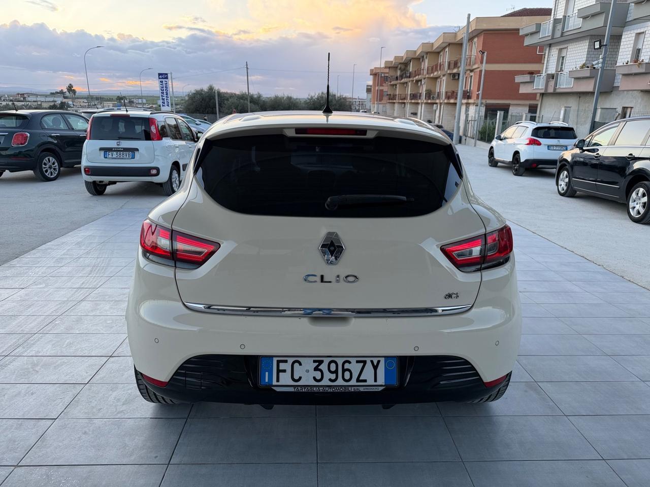 Renault Clio dCi 8V 75 CV Start&Stop 5 porte Energy Duel