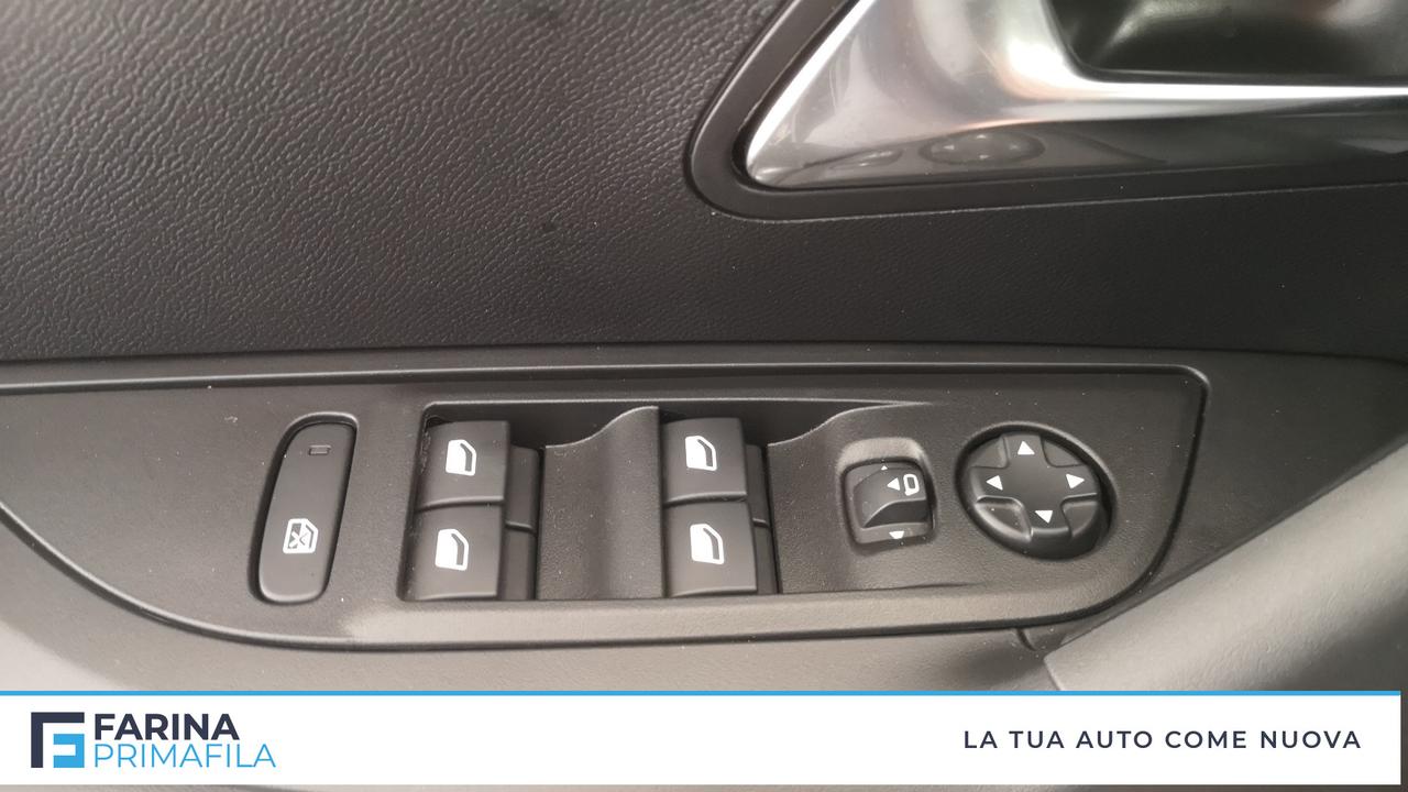 PEUGEOT 2008 II 2023 - 2008 1.2 hybrid Allure 145cv e-dcs6