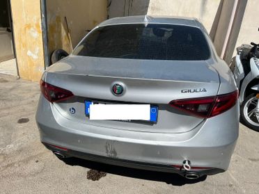 Alfa Romeo Giulia 2.2 Turbodiesel 150 CV Business Launch Edition