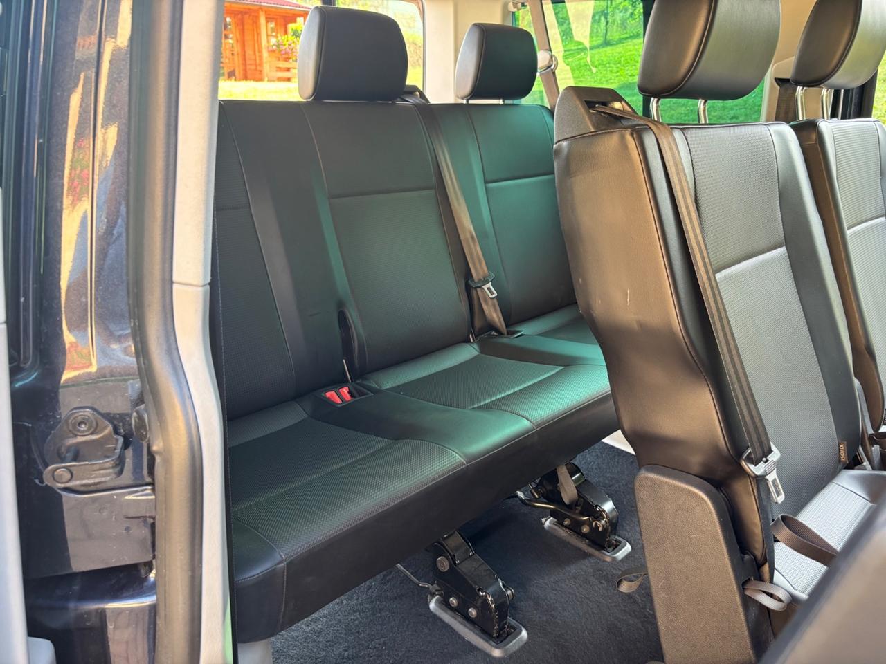 Volkswagen Caravelle 2.0 TDI 204CV DSG 4 Motion 8 Posti