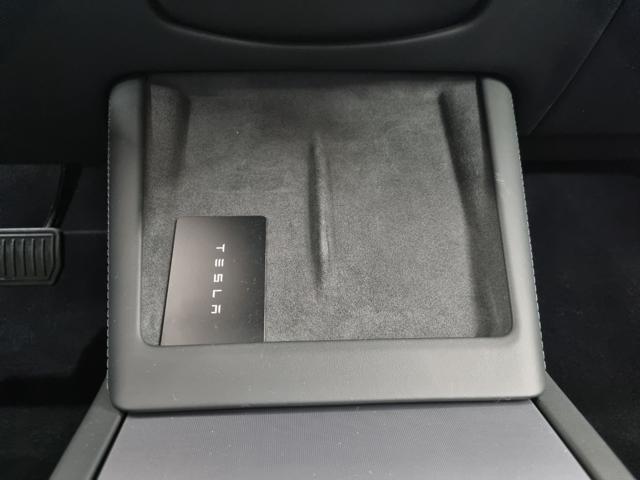 TESLA Model 3 NV35 RWD Premium