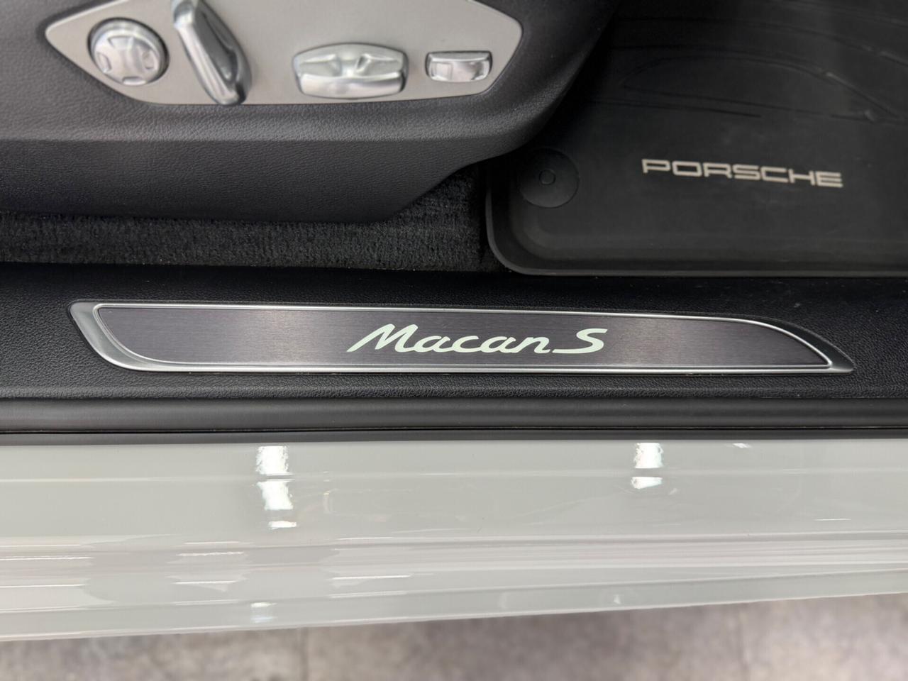 Porsche Macan 3.0 S --GRIGIO GESSO--