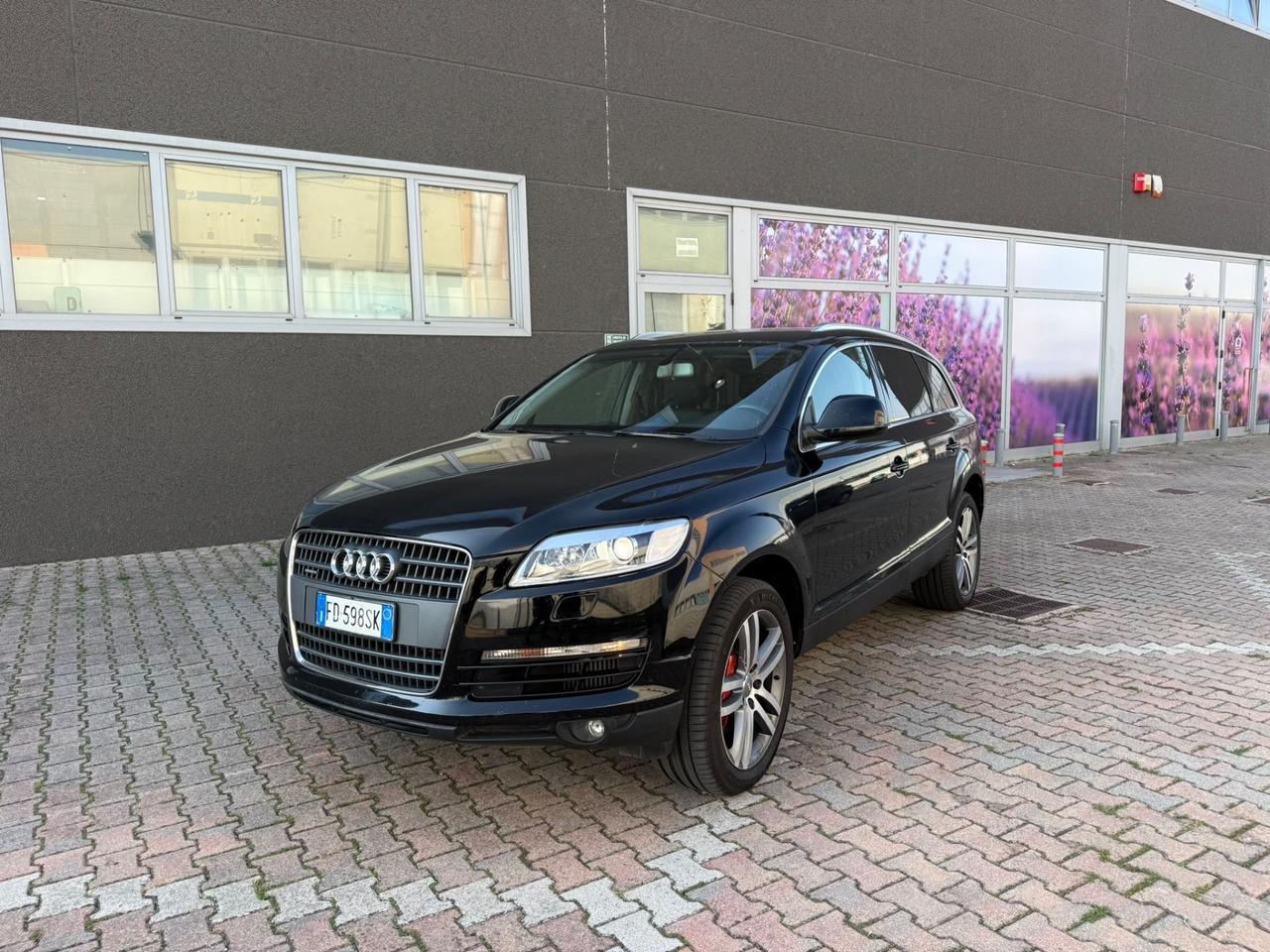 Audi Q7 3.0 V6 TDI 233CV quattro tiptronic GANCIO TRAINO