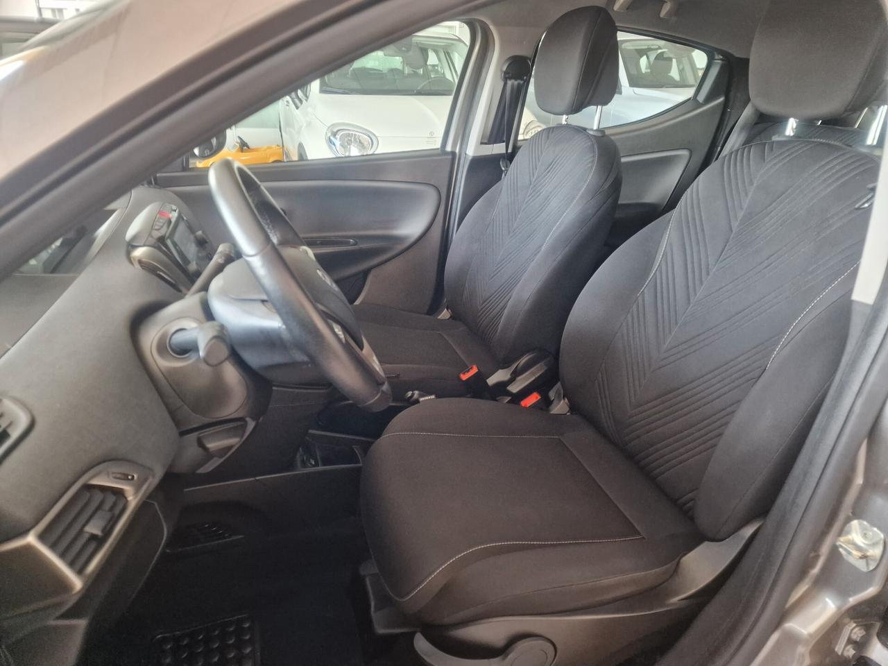 Lancia Ypsilon 1.0 Hybrid Gold 2023