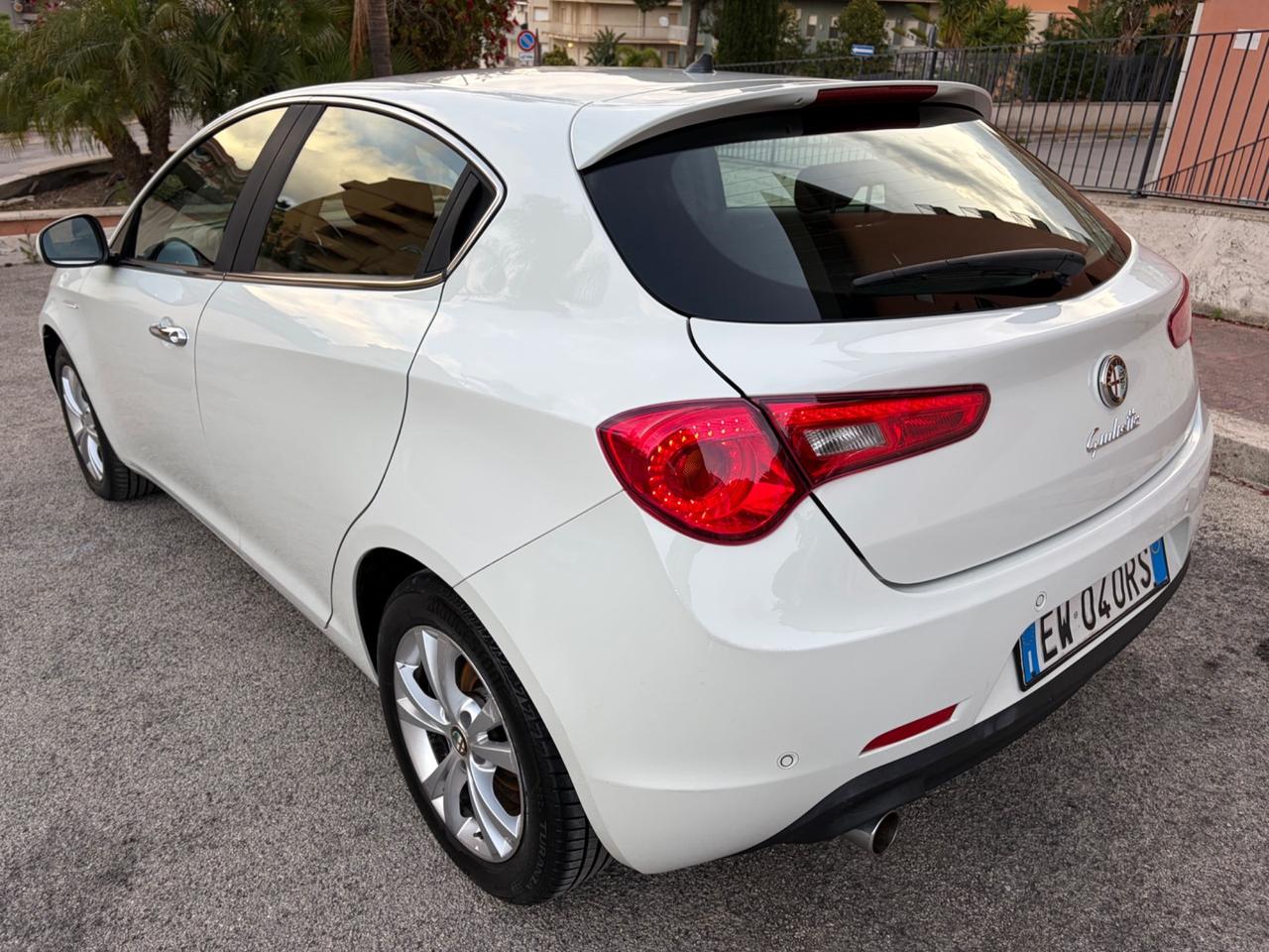 Alfa Romeo Giulietta 1.6 JTDm distictive ideale per neopatentati
