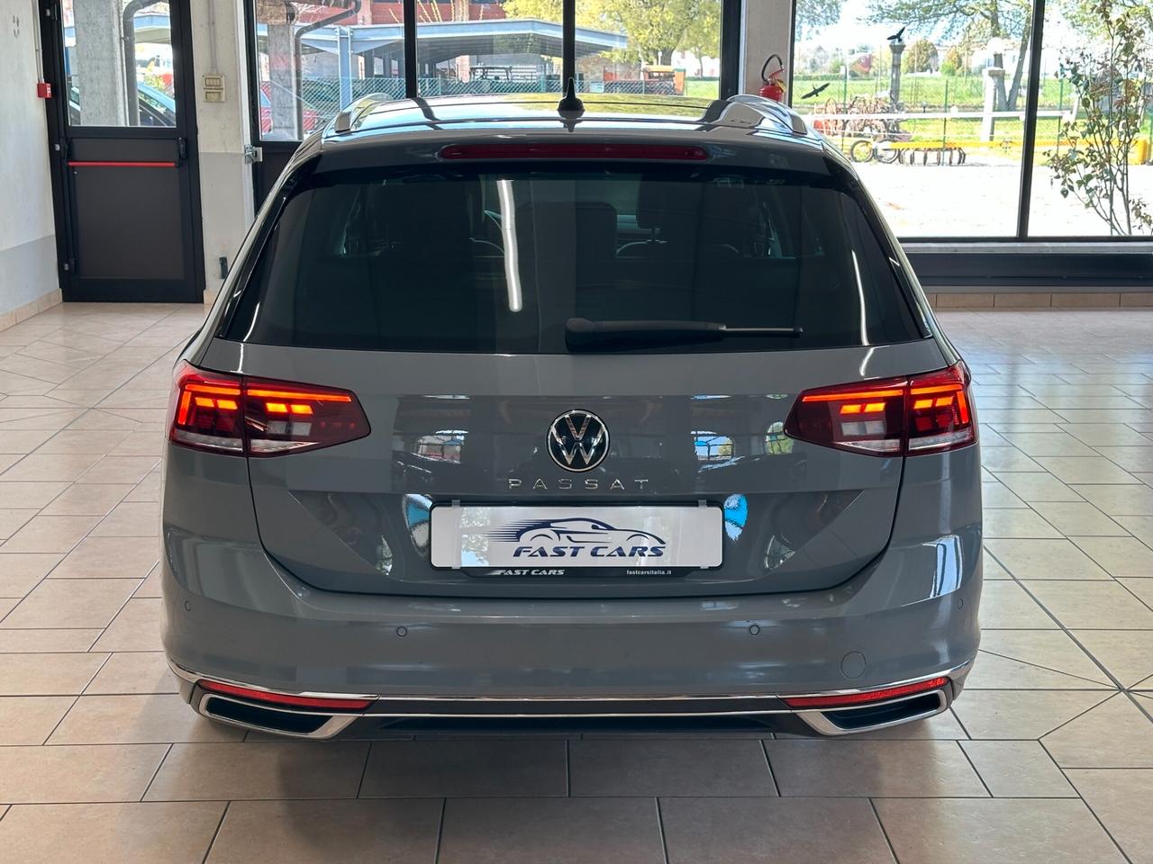 VOLKSWAGEN PASSAT VARIANT 2.0 TDI DSG ELEGANCE 150CV *CARPLAY*ACC*LED