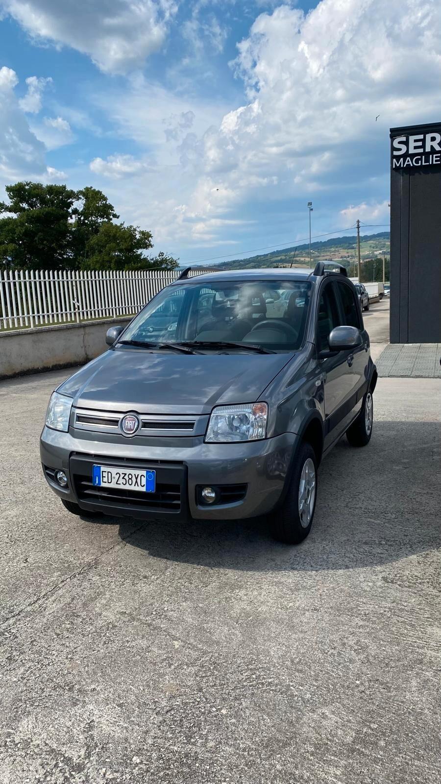 Fiat Panda 1.3 MJT 16V DPF 4x4 Climbing