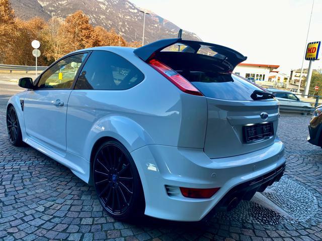 FORD Focus 2.5T (305CV) 3p. RS Frozen White