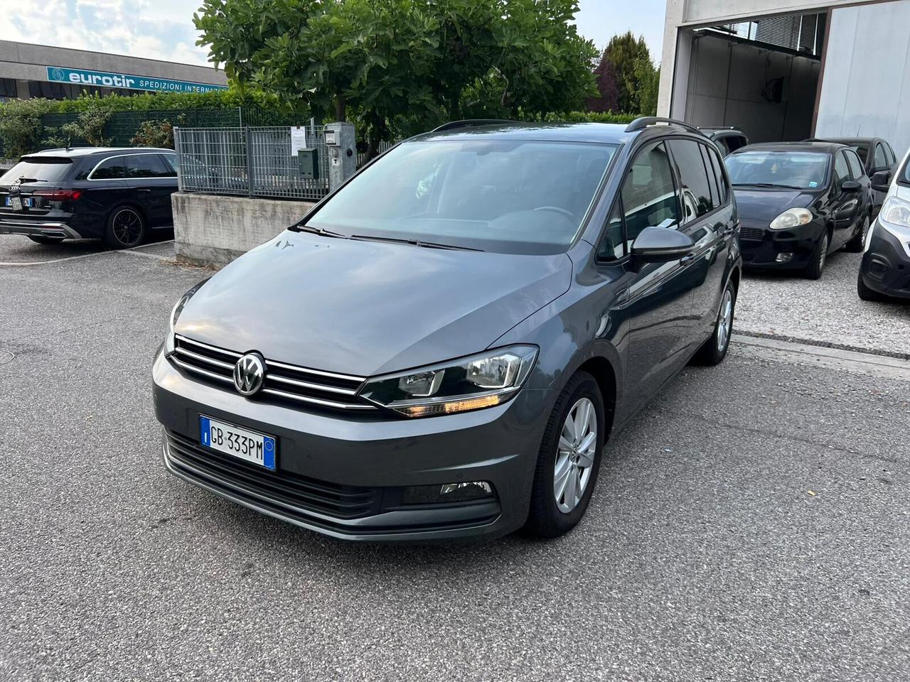Volkswagen Touran 2.0 TDI 150 CV SCR DSG Business BlueMotion Technology
