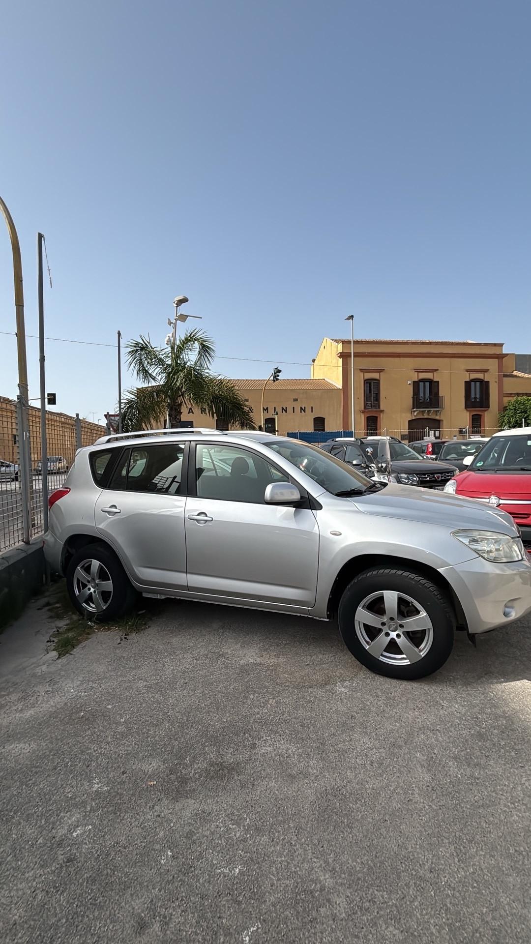 Toyota RAV 4 RAV4 2.2 D-4D 136 CV Luxury