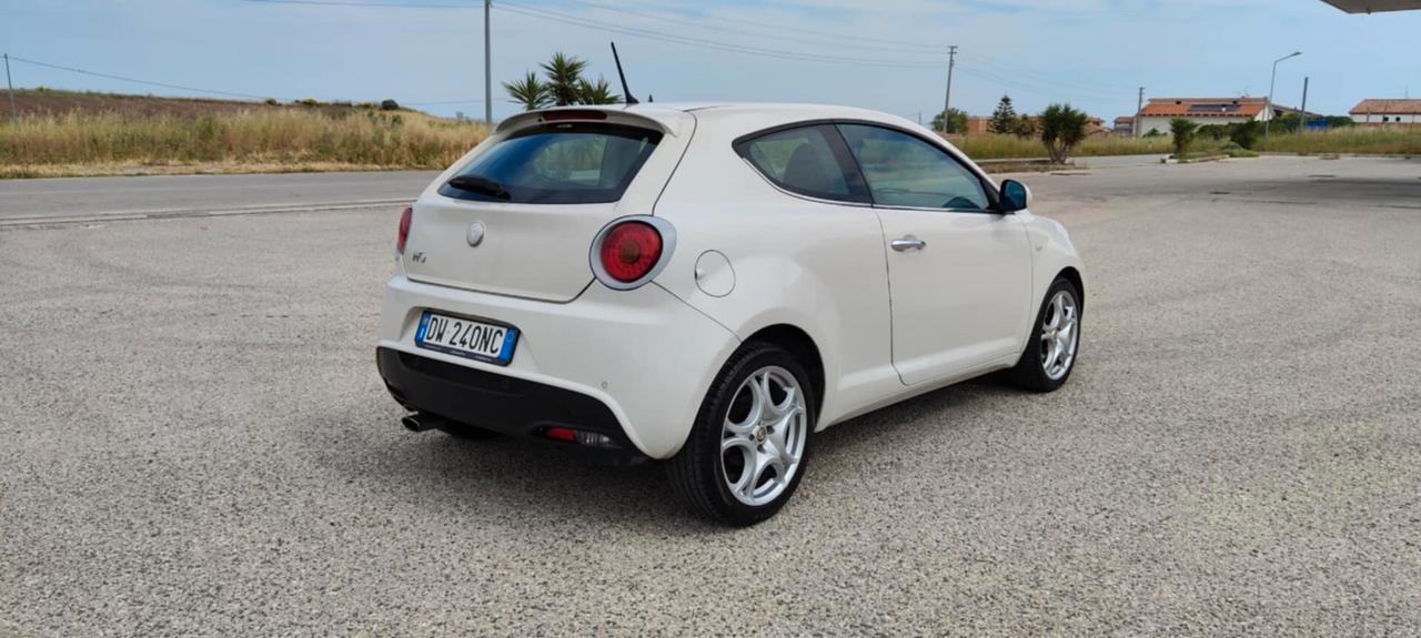 Alfa Romeo MiTo 1.3 JTDm 16V 90 CV Distinctive Sport Pack