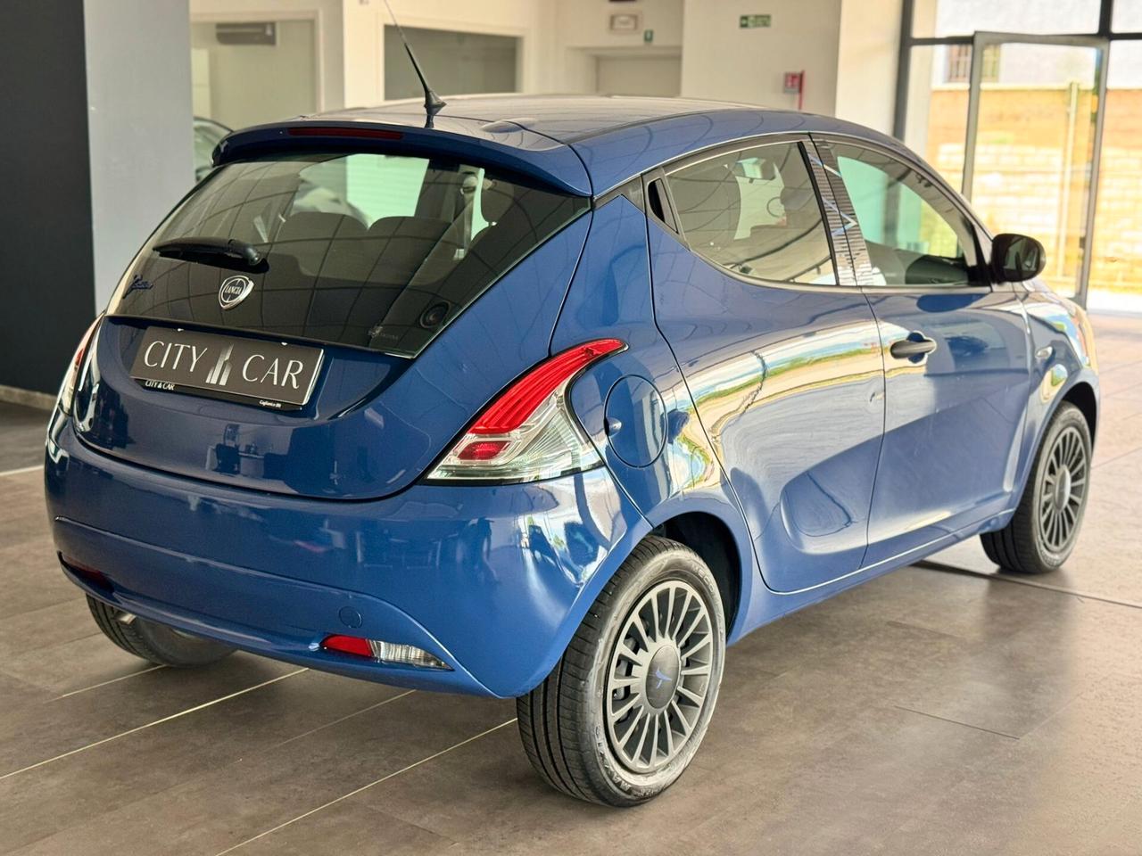 Lancia Ypsilon 1.2 69 CV 5 porte Mya