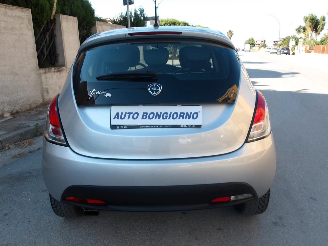 Lancia Ypsilon 5 Porte Ypsilon 1.2 8v Silver c/clima 69cv