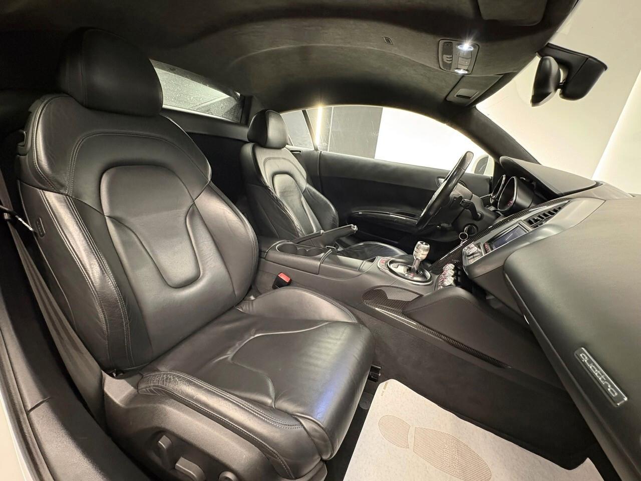 Audi R8 4.2 V8 FSI quattro R tronic